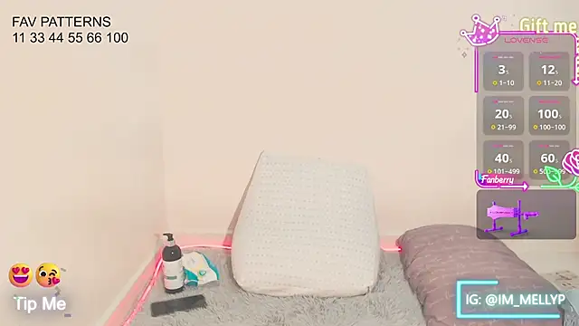 Mellyparker  online show from October 11, 2025, 3:21 pm