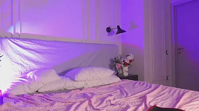 Beatrica Klein online show from December 20, 2024, 6:35 pm