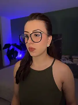 Snapshot of EmaSaenz chatting on May 8, 2026, 12:05 am EmaSaenz online show from May 8, 2026, 12:05 am