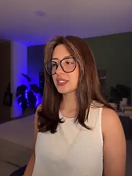 Snapshot of EmaSaenz chatting on June 1, 2026, 10:55 pm EmaSaenz online show from June 1, 2026, 10:55 pm