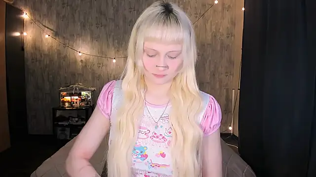 Snapshot of MariaMango chatting on December 15, 2025, 4:50 am MariaMango online show from December 15, 2025, 4:50 am