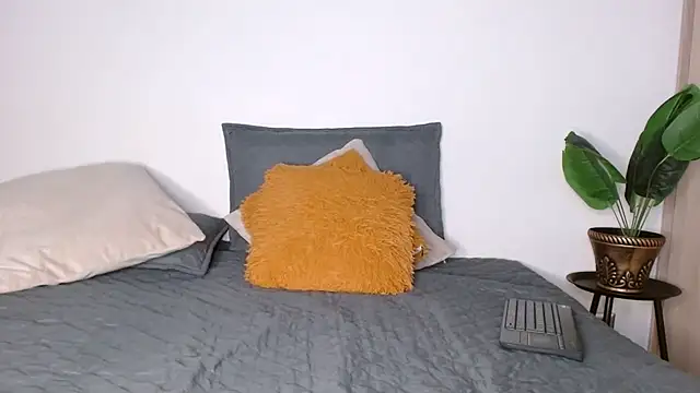 Snapshot of frank_myles chatting on February 13, 2026, 9:22 pm frank myles online show from February 13, 2026, 9:22 pm