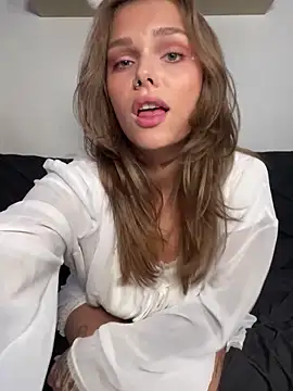 Snapshot of HumbleJess chatting on September 19, 2025, 3:45 pm HumbleJess online show from September 19, 2025, 3:45 pm