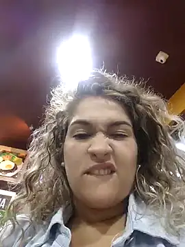 Sara smiiith211 online show from December 20, 2024, 11:47 pm