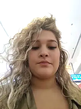 Sara smiiith211 online show from January 17, 2025, 11:40 pm