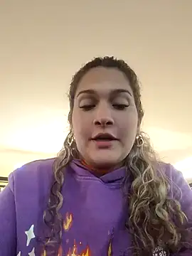 Sara smiiith211 online show from February 11, 2025, 12:59 am