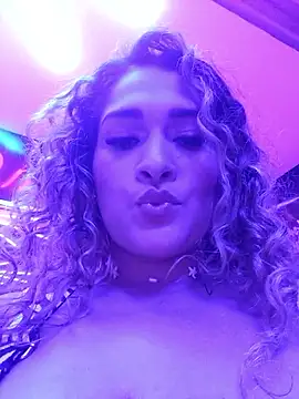 Sara smiiith211 online show from September 21, 2025, 2:35 am