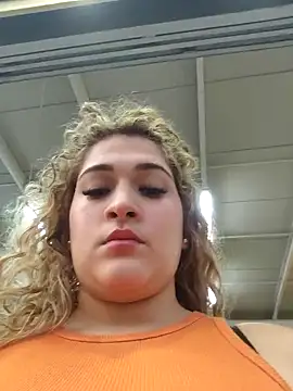 Sara smiiith211 online show from December 15, 2025, 10:58 pm