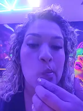 Sara smiiith211 online show from July 25, 2026, 1:36 am