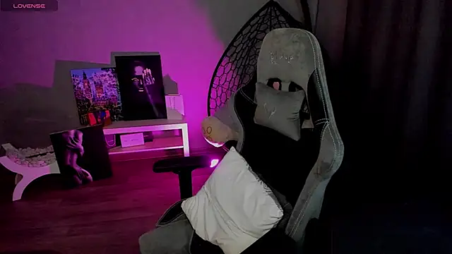 lily williamss online show from January 29, 2025, 3:01 am