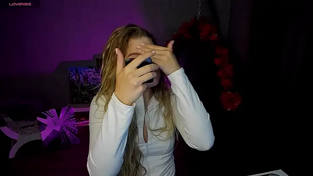 lily williamss online show from October 2, 2025, 1:01 am