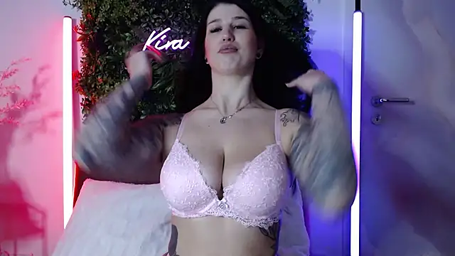 Snapshot of KiraKane1 chatting on January 17, 2025, 12:10 pm KiraKane1 online show from January 17, 2025, 12:10 pm