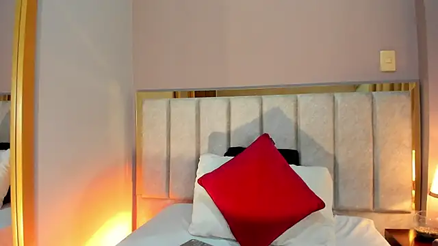 Emilywatsonn online show from November 21, 2025, 12:21 am