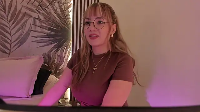 Samaantha-White online show from April 21, 2026, 11:16 am