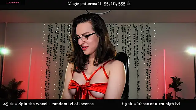 Snapshot of Alicia_x_art chatting on July 10, 2026, 6:43 pm Alicia x art online show from July 10, 2026, 6:43 pm