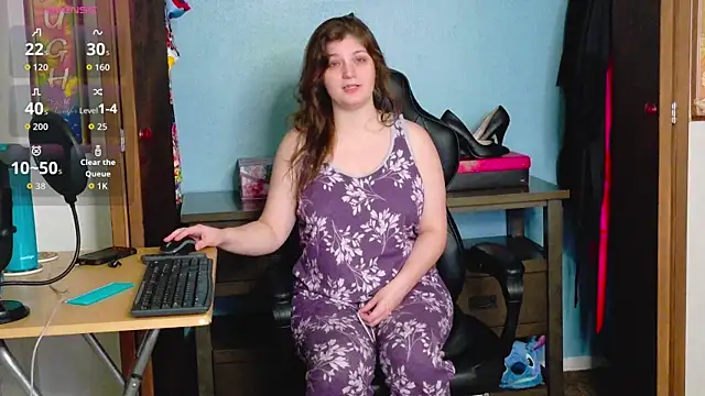 TreeJeanne online show from November 12, 2025, 2:01 am