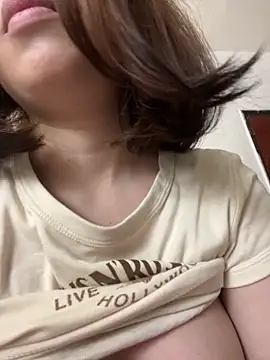 Snapshot of Lia_sex69 chatting on February 5, 2025, 6:04 pm Lia sex69 online show from February 5, 2025, 6:04 pm
