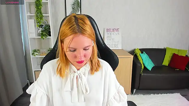 Stacy Luv online show from February 14, 2026, 9:06 am