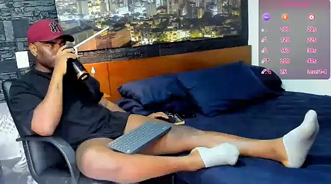 Snapshot of thomas_santtos1 chatting on February 22, 2025, 12:19 pm thomas santtos1 online show from February 22, 2025, 12:19 pm
