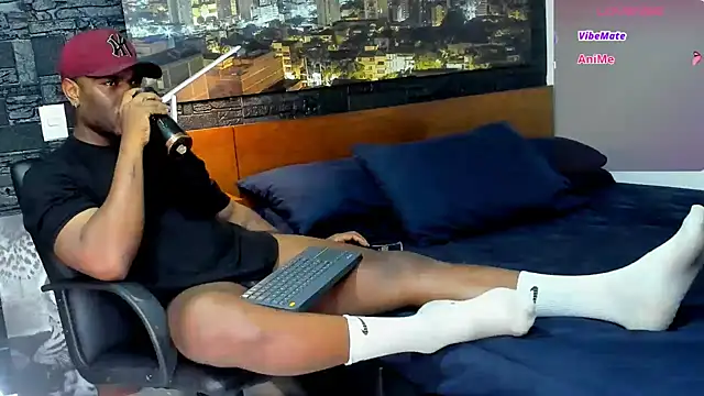 Snapshot of thomas_santtos1 chatting on March 7, 2025, 1:18 pm thomas santtos1 online show from March 7, 2025, 1:18 pm