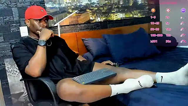 Snapshot of thomas_santtos1 chatting on March 14, 2025, 12:43 am thomas santtos1 online show from March 14, 2025, 12:43 am