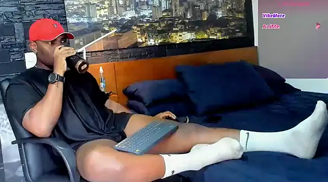 Snapshot of thomas_santtos1 chatting on March 21, 2025, 1:01 pm thomas santtos1 online show from March 21, 2025, 1:01 pm