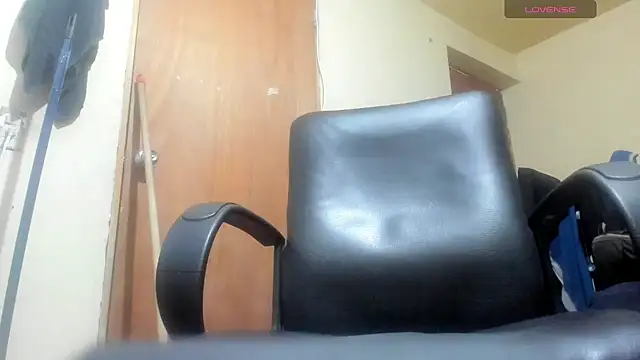 Snapshot of thomas_santtos1 chatting on June 13, 2026, 4:32 am thomas santtos1 online show from June 13, 2026, 4:32 am