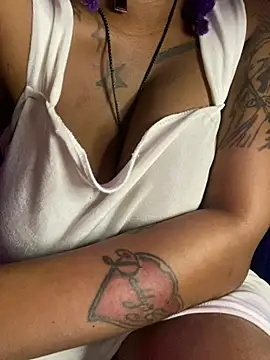 Cherrytowild online show from February 12, 2026, 3:51 pm