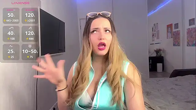 Snapshot of HoneySweetBee chatting on February 8, 2025, 3:19 am HoneySweetBee online show from February 8, 2025, 3:19 am