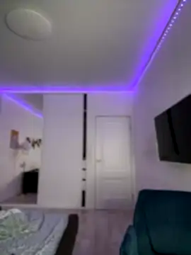 Snapshot of HoneySweetBee chatting on November 30, 2025, 11:42 pm HoneySweetBee online show from November 30, 2025, 11:42 pm