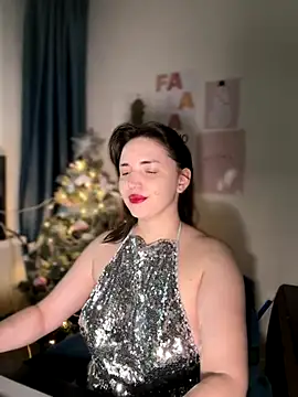 Snapshot of HoneySweetBee chatting on December 20, 2025, 7:37 am HoneySweetBee online show from December 20, 2025, 7:37 am