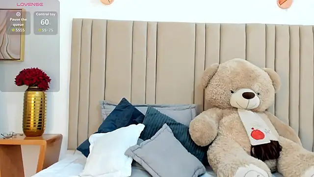 izadii online show from October 25, 2025, 6:35 pm