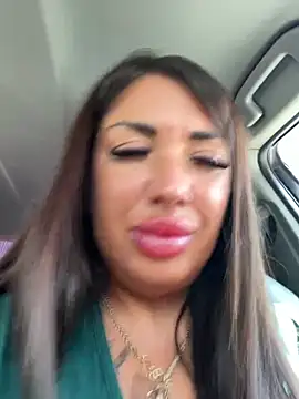 Snapshot of RuslanaXX chatting on June 28, 2026, 5:35 am RuslanaXX online show from June 28, 2026, 5:35 am