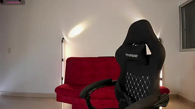 mally s1 online show from March 9, 2025, 6:00 pm