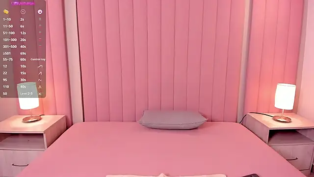 lexiethompson  online show from February 26, 2026, 12:15 pm