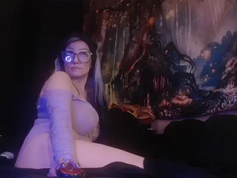 Snapshot of HighCityHoney chatting on January 22, 2025, 6:31 am HighCityHoney online show from January 22, 2025, 6:31 am