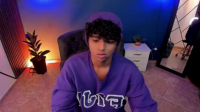 Noah Smith04 online show from October 30, 2025, 12:45 am