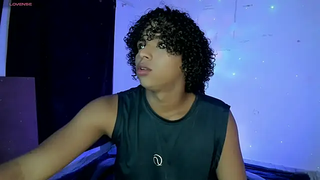 Snapshot of Noah_Smith04 chatting on June 3, 2026, 9:42 pm Noah Smith04 online show from June 3, 2026, 9:42 pm
