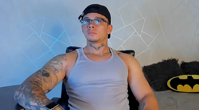 NoahhBrown online show from January 15, 2025, 4:04 am