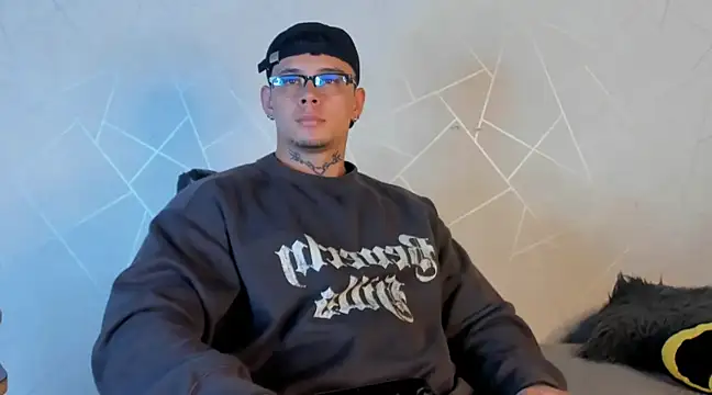 NoahhBrown online show from January 16, 2025, 3:02 am