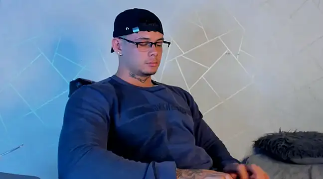 NoahhBrown online show from January 21, 2025, 3:48 am