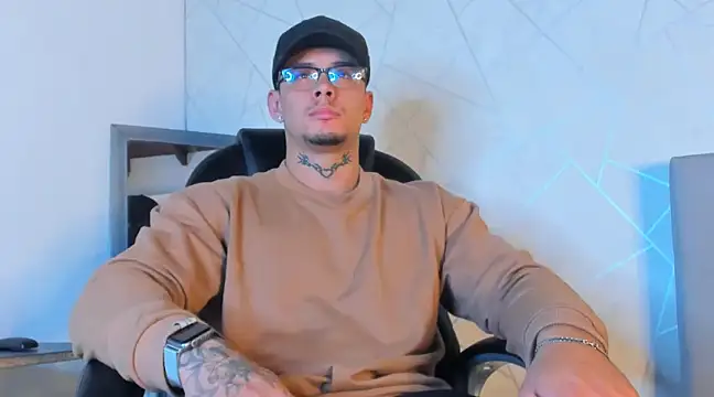 NoahhBrown online show from February 21, 2025, 3:34 am