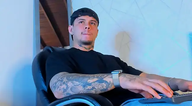 NoahhBrown online show from March 16, 2025, 3:47 am