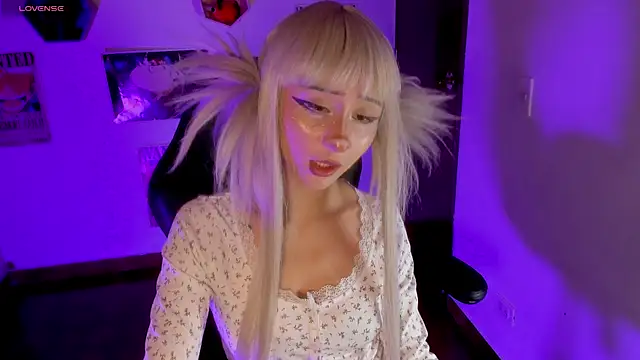 MonxxsLove online show from June 19, 2026, 3:00 am