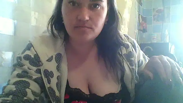 Snapshot of HollyLaBerry chatting on May 11, 2026, 11:16 am HollyLaBerry online show from May 11, 2026, 11:16 am