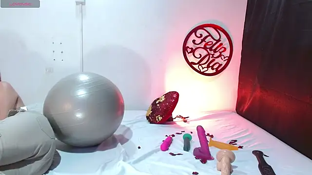 cleopatraa online show from February 15, 2025, 12:22 pm