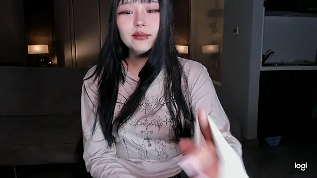 hee young11 online show from March 15, 2025, 1:29 pm