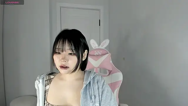 hee young11 online show from March 6, 2026, 3:58 am