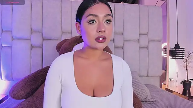 Kleverly Manson1 online show from April 16, 2026, 4:57 am