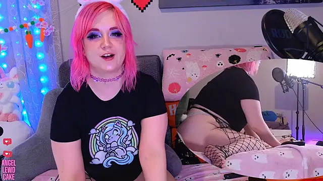 Angel-Lewd-Cake online show from April 4, 2026, 3:20 pm